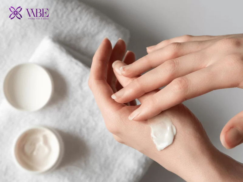 Cách chăm sóc da bàn tay mềm mịn Cách chăm sóc da bàn tay mềm mịn